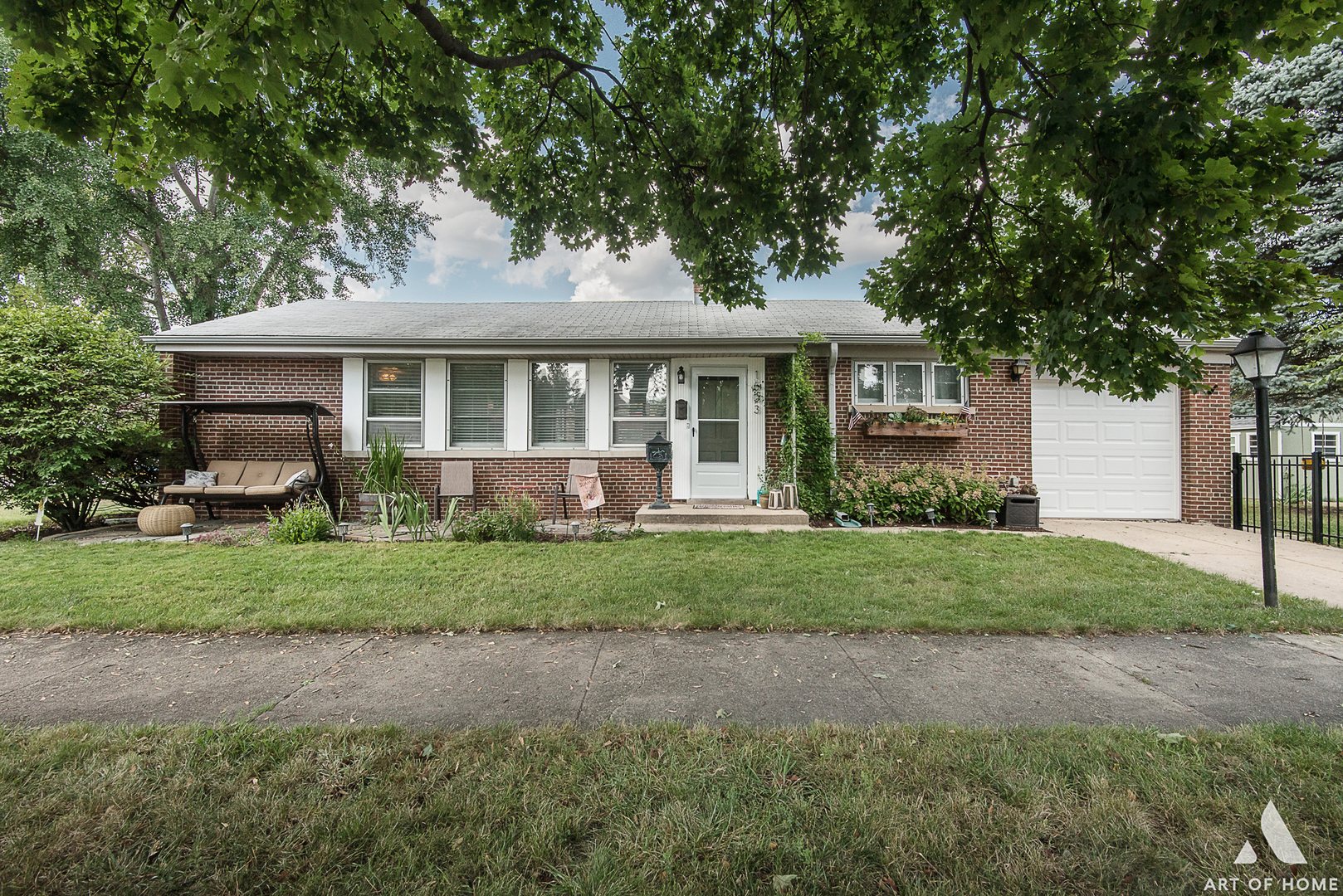 Property Photo: 1603 Elliott Street IL 60068