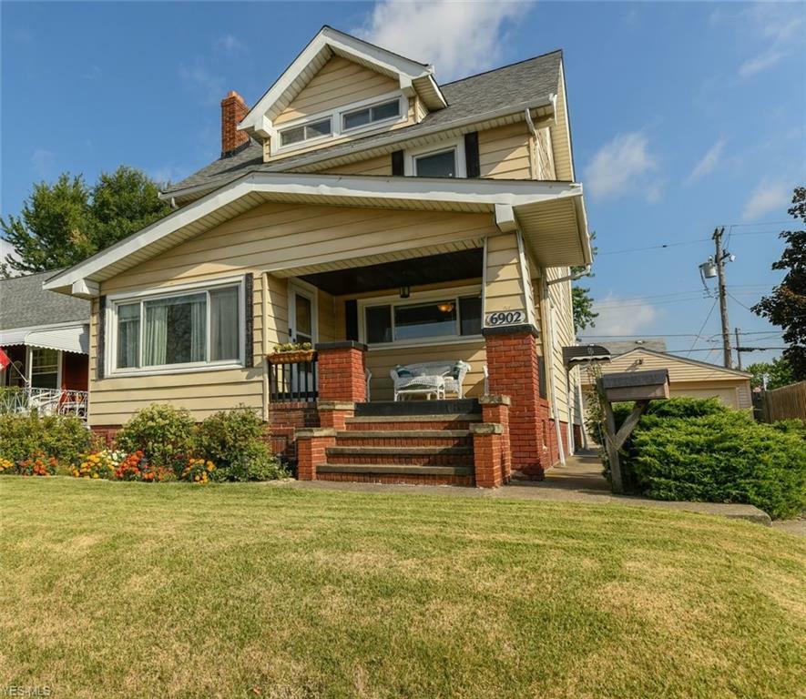 Property Photo: 6902 Farnsworth Drive OH 44129