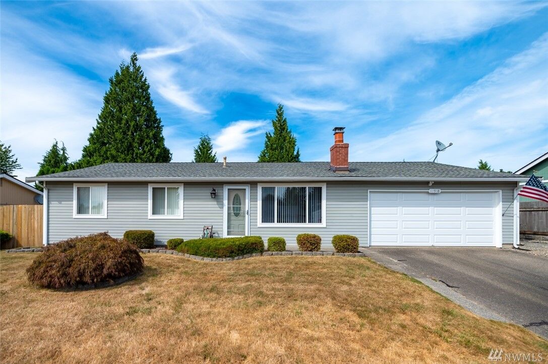 Property Photo:  11918 SE 252nd Place  WA 98030 