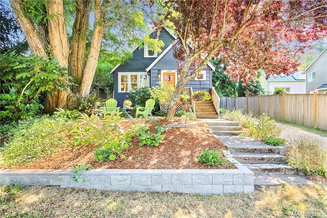 Property Photo: 11514 39th Ave NE WA 98125