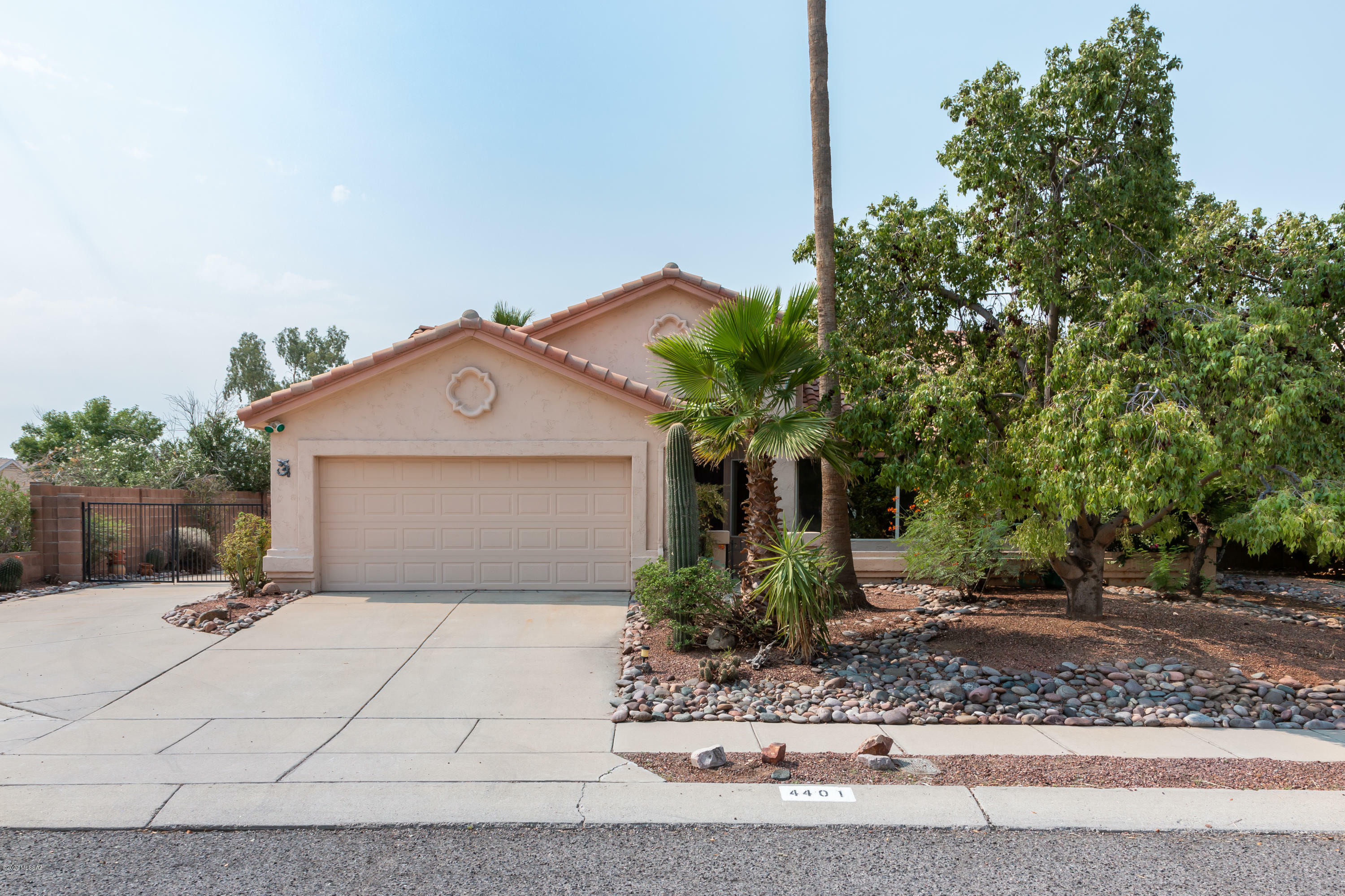 Property Photo:  4401 W Plantation Street  AZ 85741 