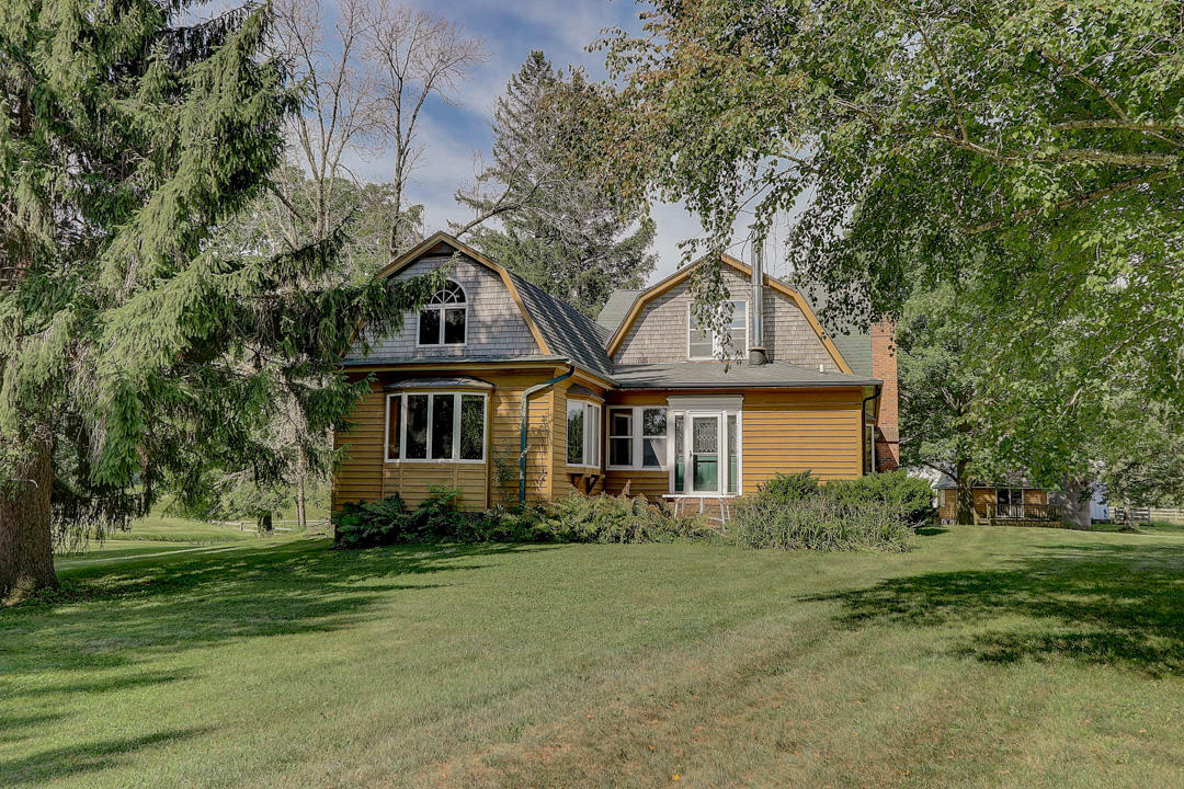 Property Photo: W340n7661 Townline Rd WI 53066
