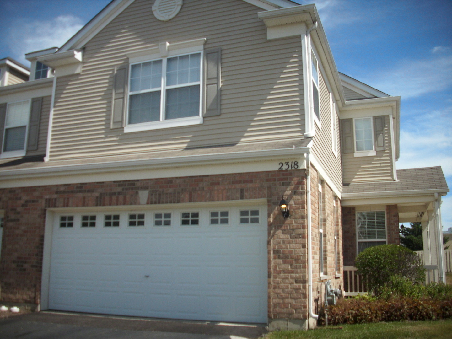 Property Photo: 2318 Evergreen Circle 2318 IL 60050