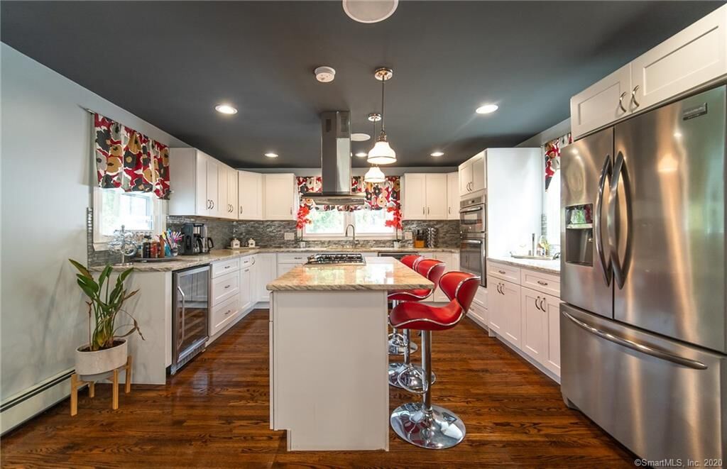 Property Photo:  51 Pembroke Road  CT 06514 