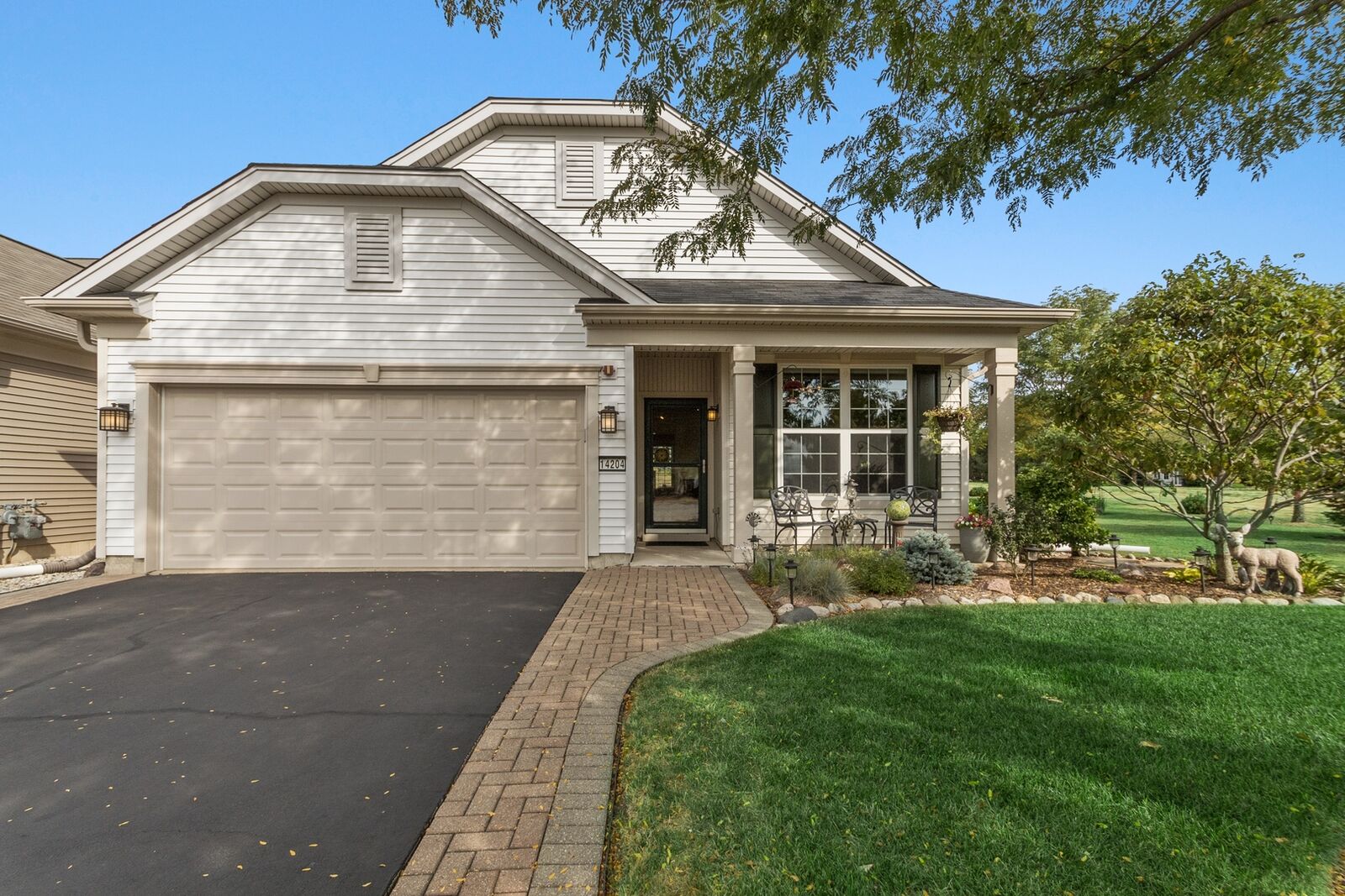 Property Photo:  14204 Flagstaff Court  IL 60142 