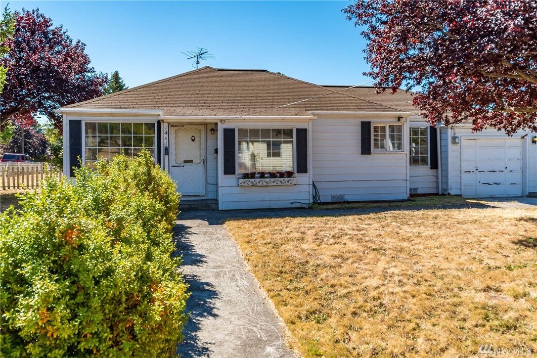 Property Photo:  1481 SE 4th Avenue  WA 98277 