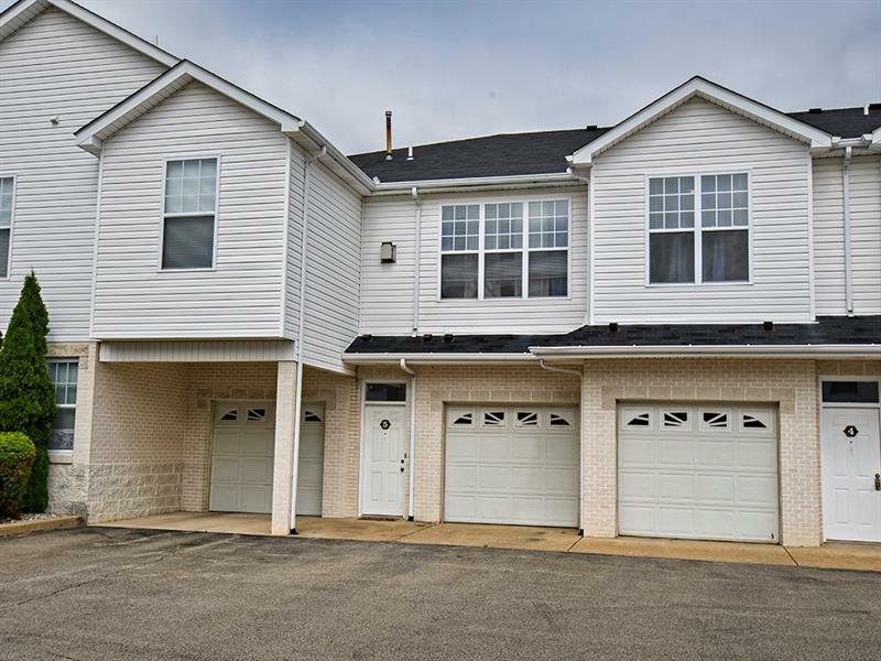 Property Photo:  248 Adams Pointe Blvd 5  PA 16046 