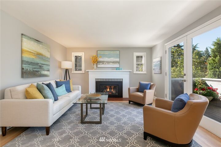 Property Photo: 11020 Palatine Avenue N WA 98133