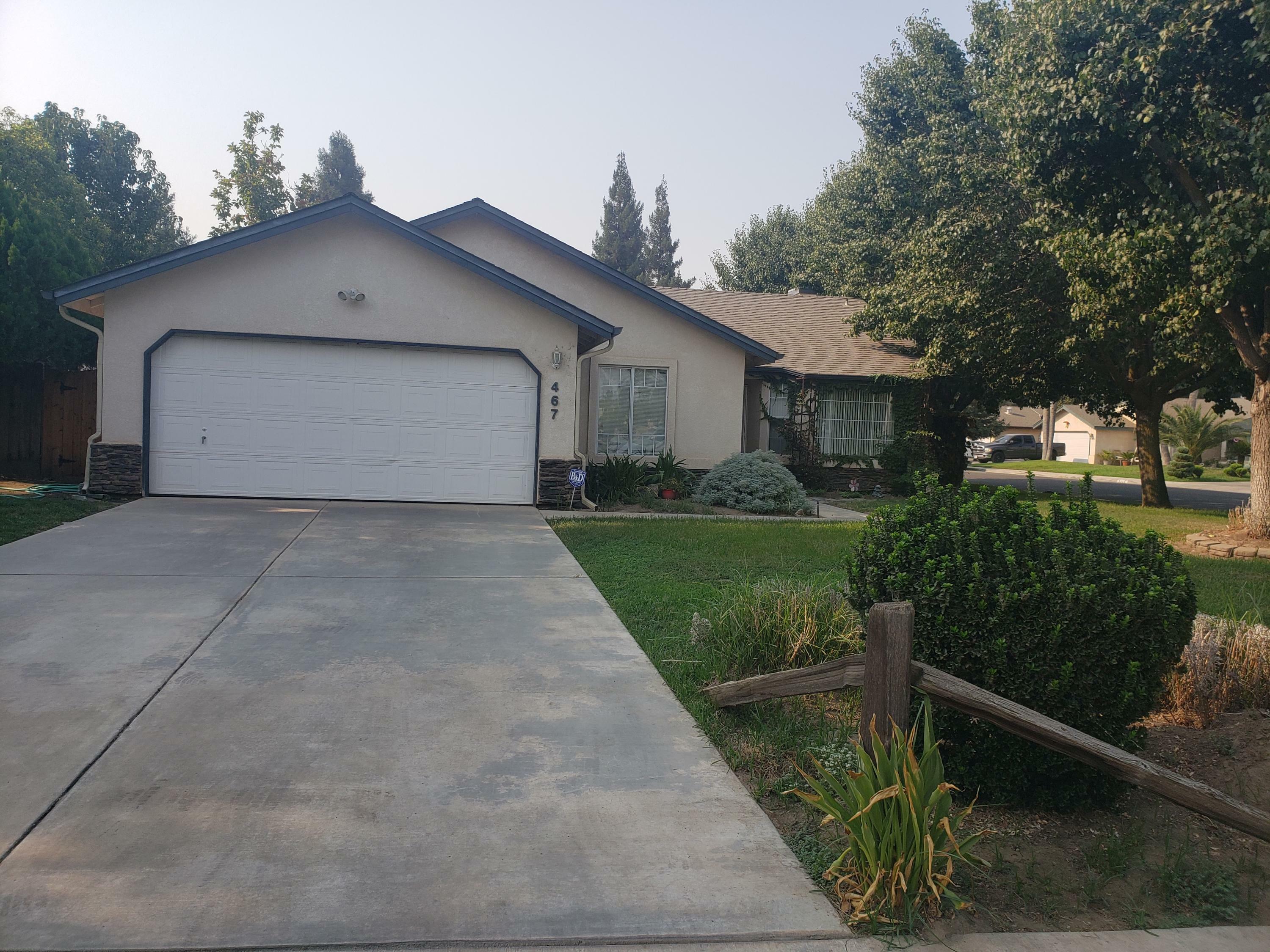 Property Photo:  467 W Teddy Street  CA 93223 