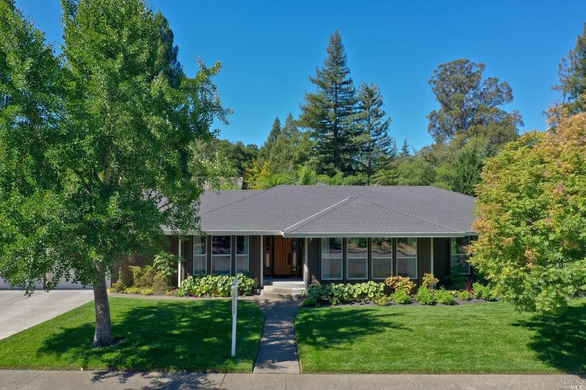Property Photo:  3195 Montecito Meadow Drive  CA 95404 