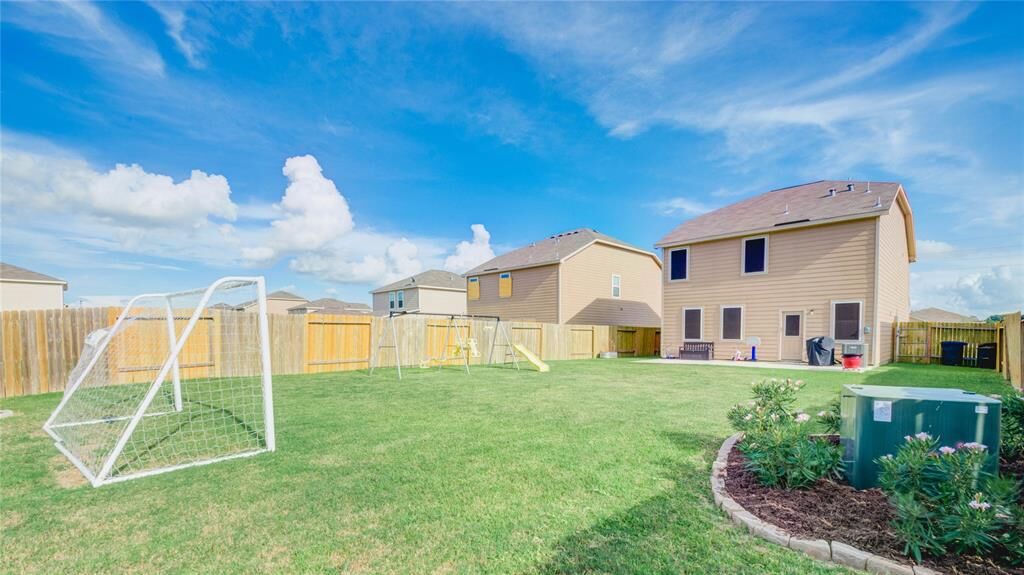 Property Photo: 5823 Golden Cove Road TX 77523
