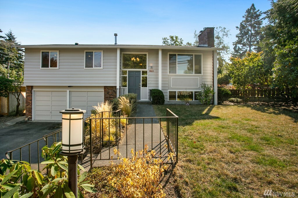 Property Photo:  9822 California Ave SW  WA 98136 