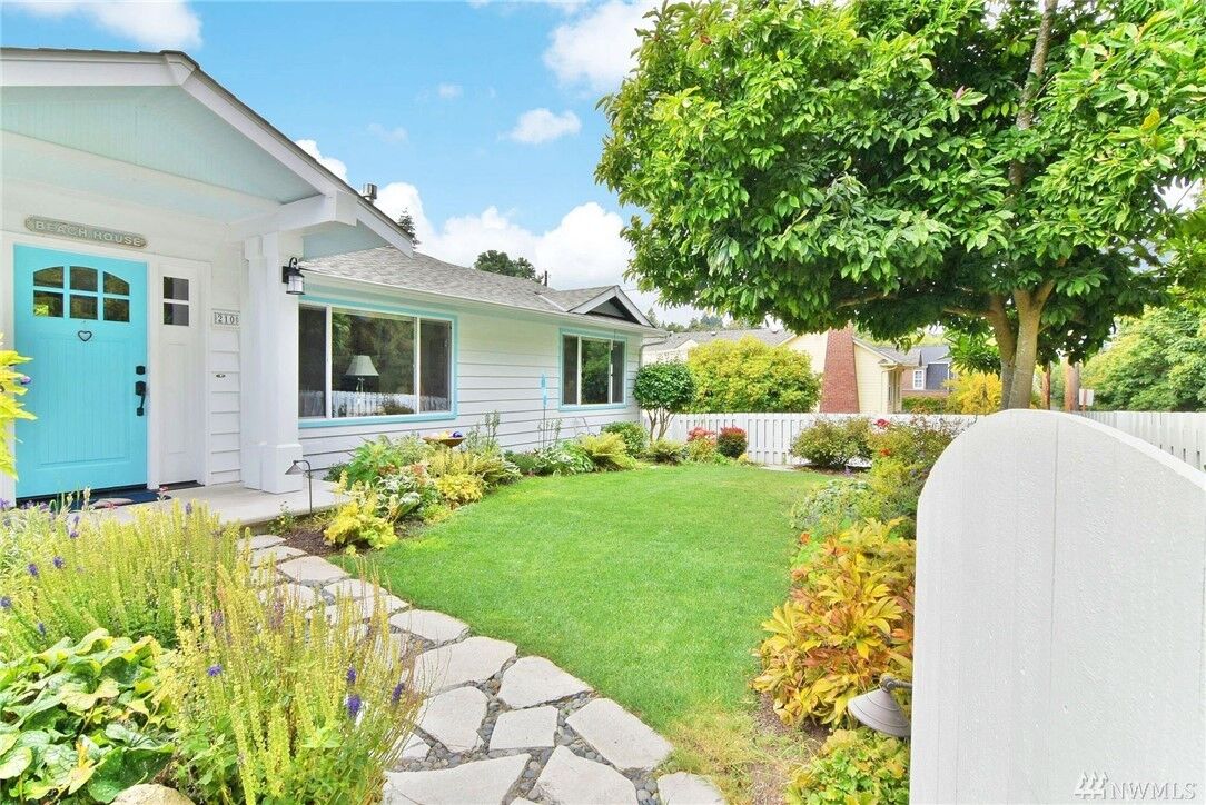 Property Photo: 210 Pine Street WA 98020