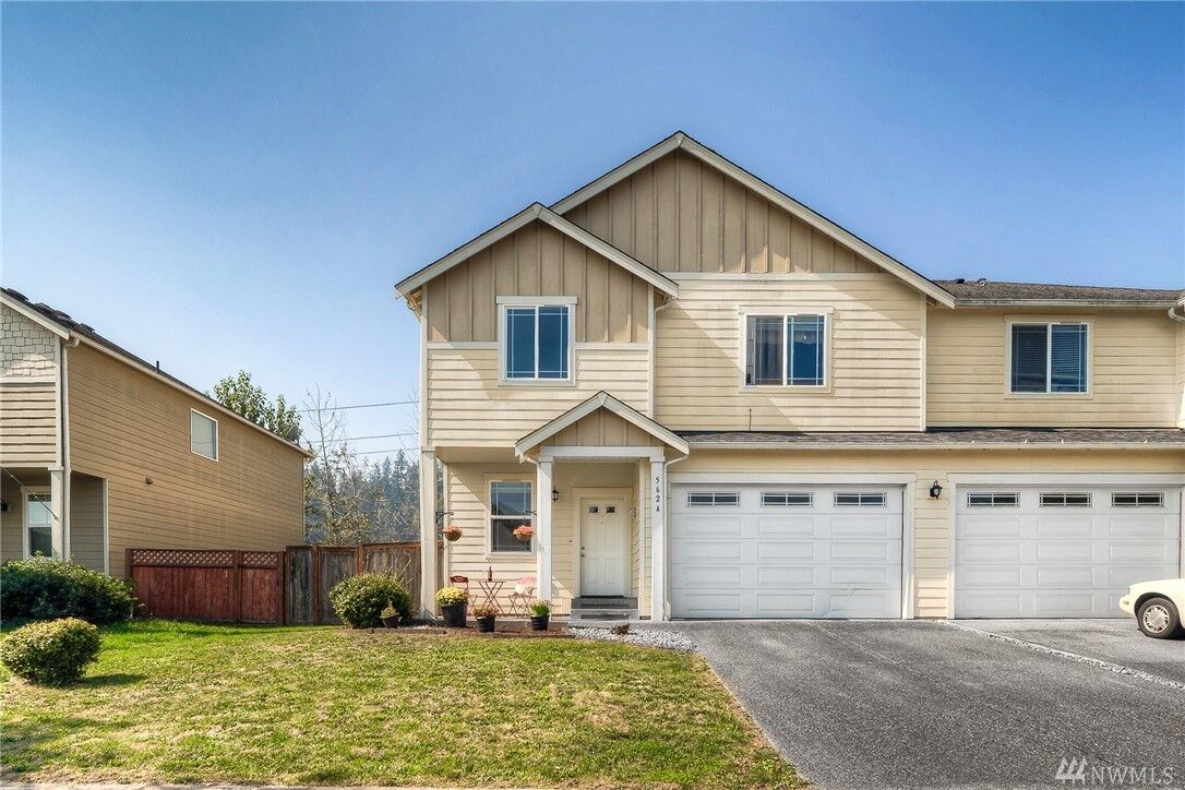 Property Photo:  562  Beaver Boulevard A  WA 98047 