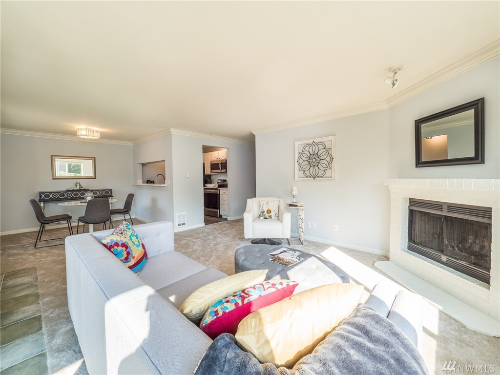 Property Photo: 10822 NE 148th Lane J202 WA 98011