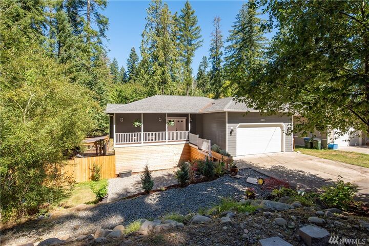 13806  166th Avenue SE  Rainier WA 98576 photo