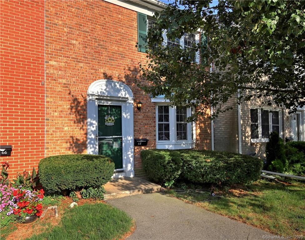 Property Photo:  68 Salem Walk 68  CT 06460 