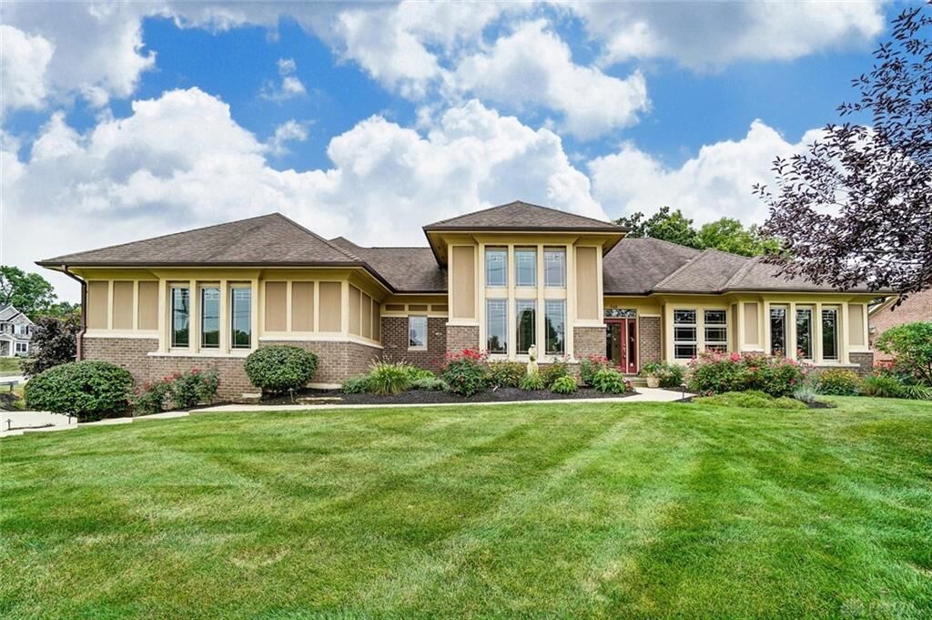 Property Photo: 548 Burnside Drive OH 45371