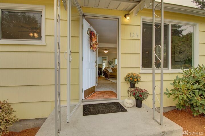 Property Photo:  126  Niblett Way  WA 98632 