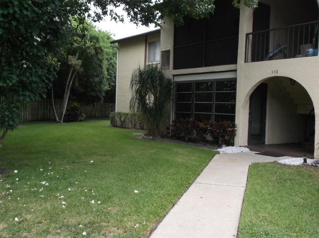 Property Photo:  330 Pine Ridge Circle C1  FL 33463 