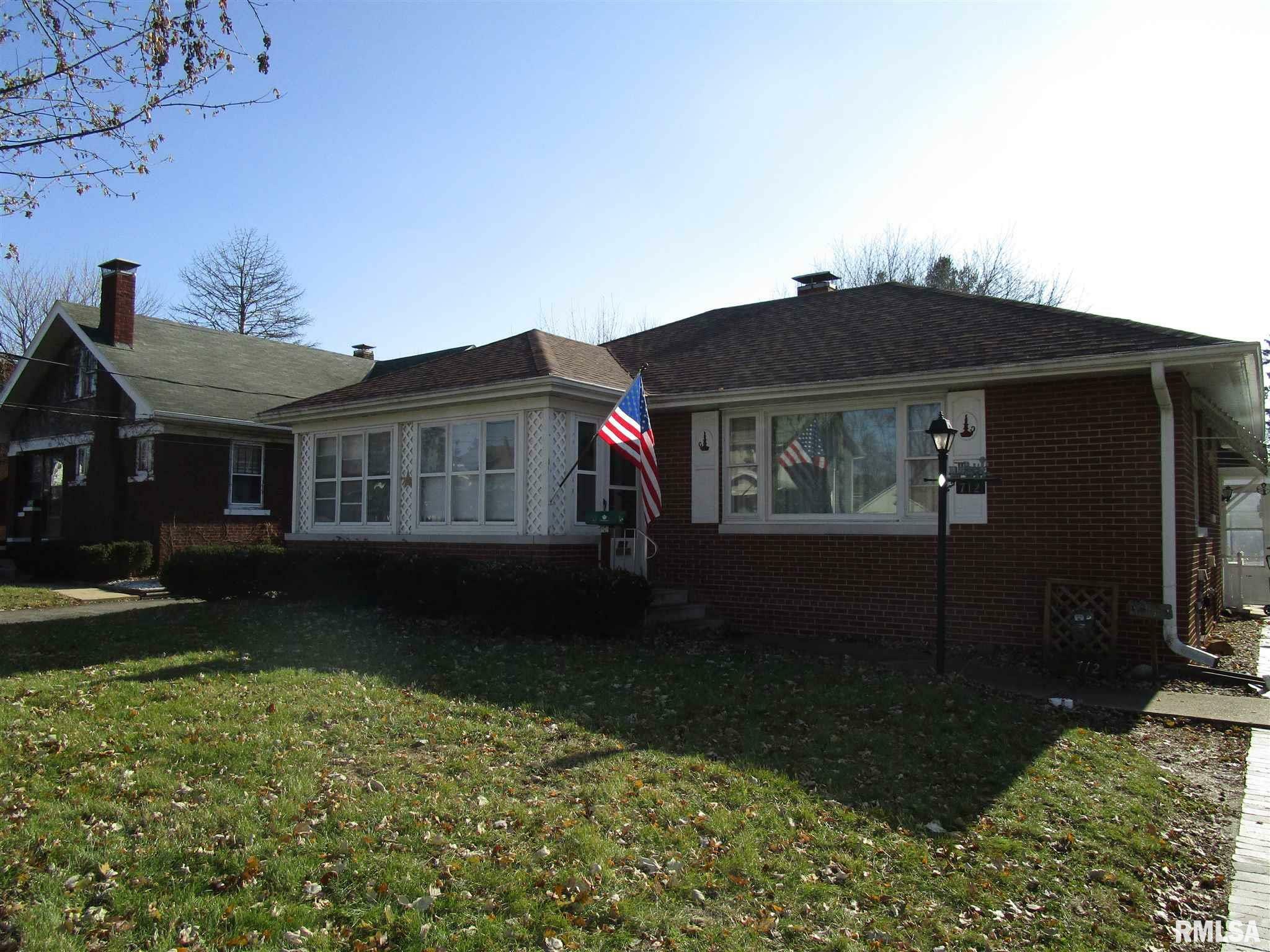 Property Photo:  712 Johnston  IL 61401 