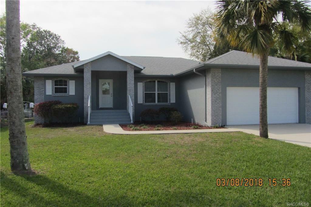 Property Photo:  1424 SE 4th Avenue  FL 34429 