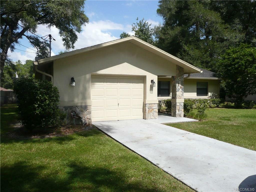 Property Photo:  6079 E Daly Lane  FL 34452 