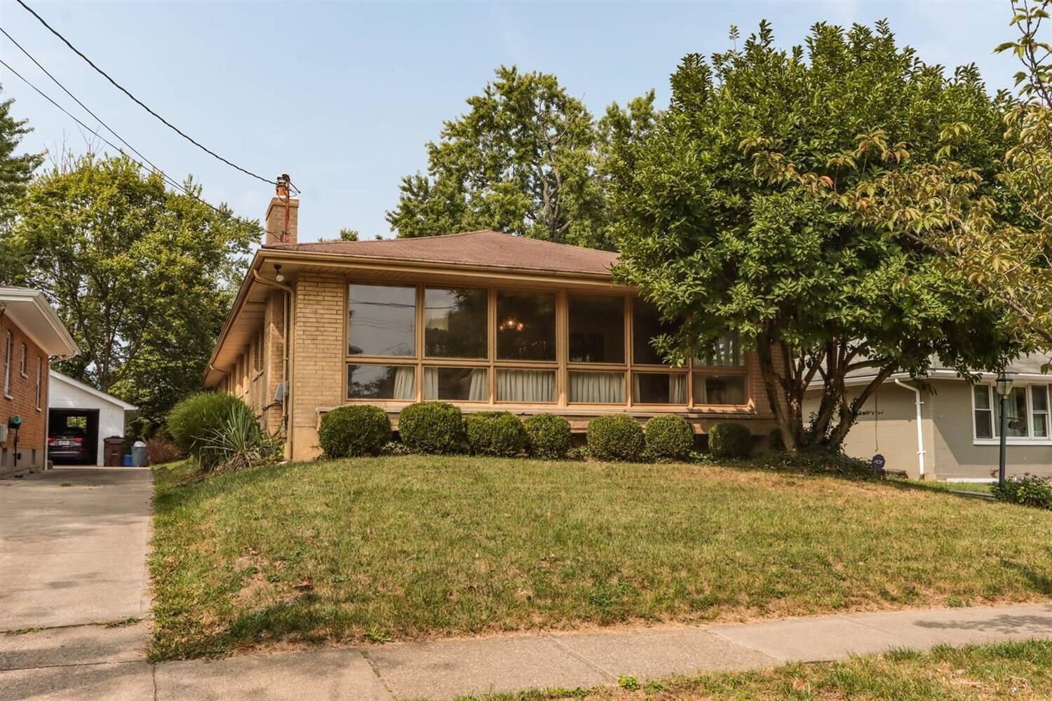 Property Photo: 1127 Burns Ave OH 45215