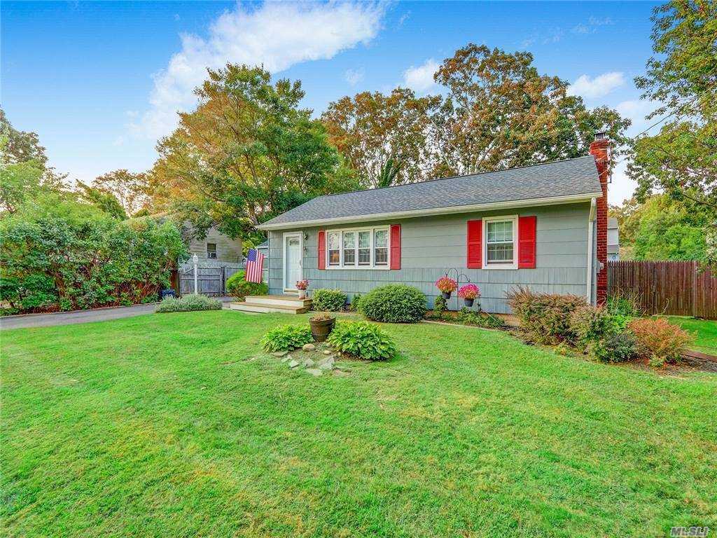 Property Photo: 9 Arpage Dr W NY 11967