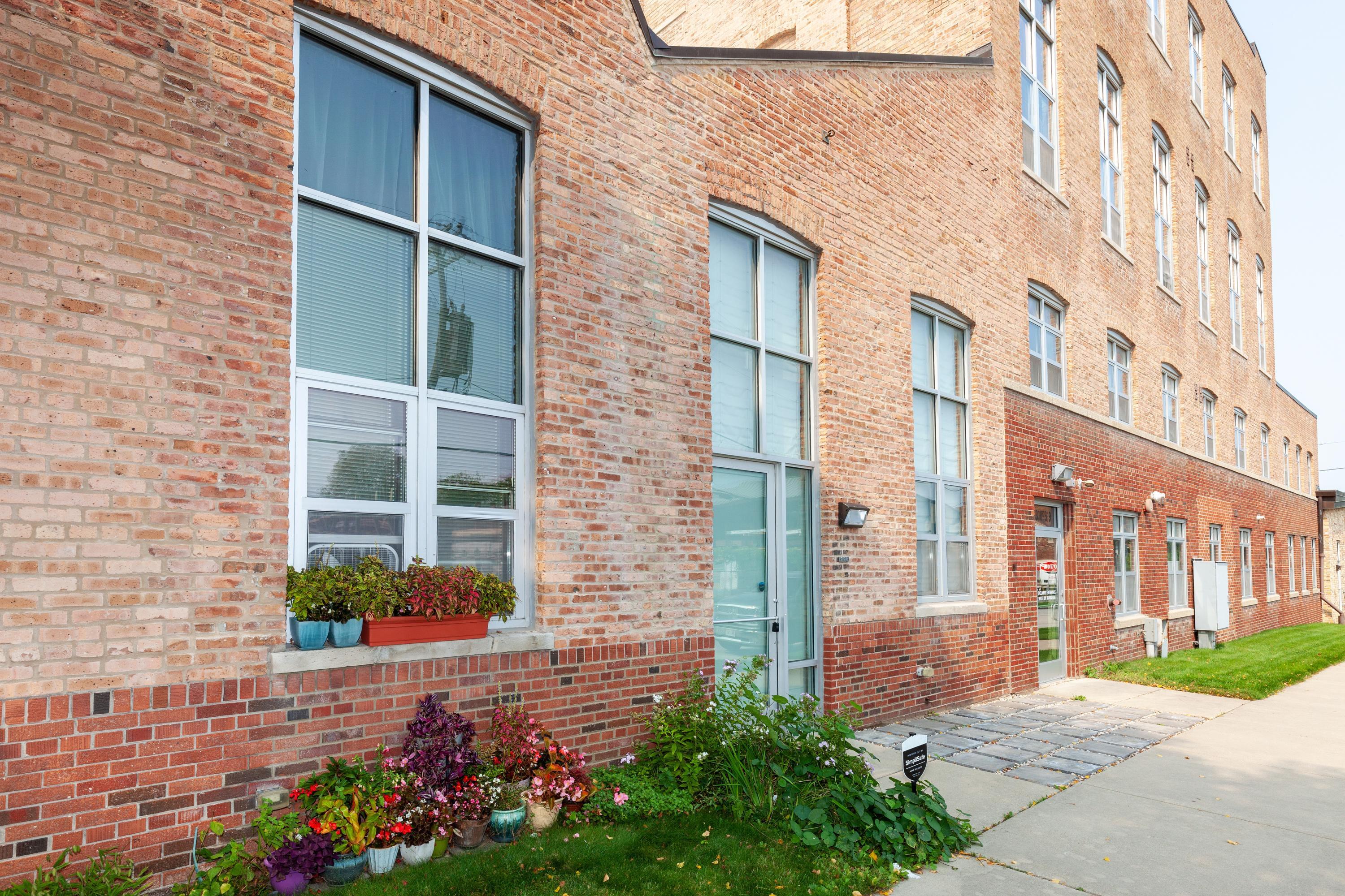 Property Photo: 3059 N Weil St 118 WI 53212