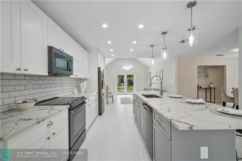 Property Photo:  302 Sunset Road  FL 33401 