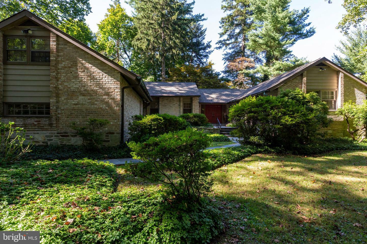 Property Photo:  1058 Leopard Road  PA 19046 