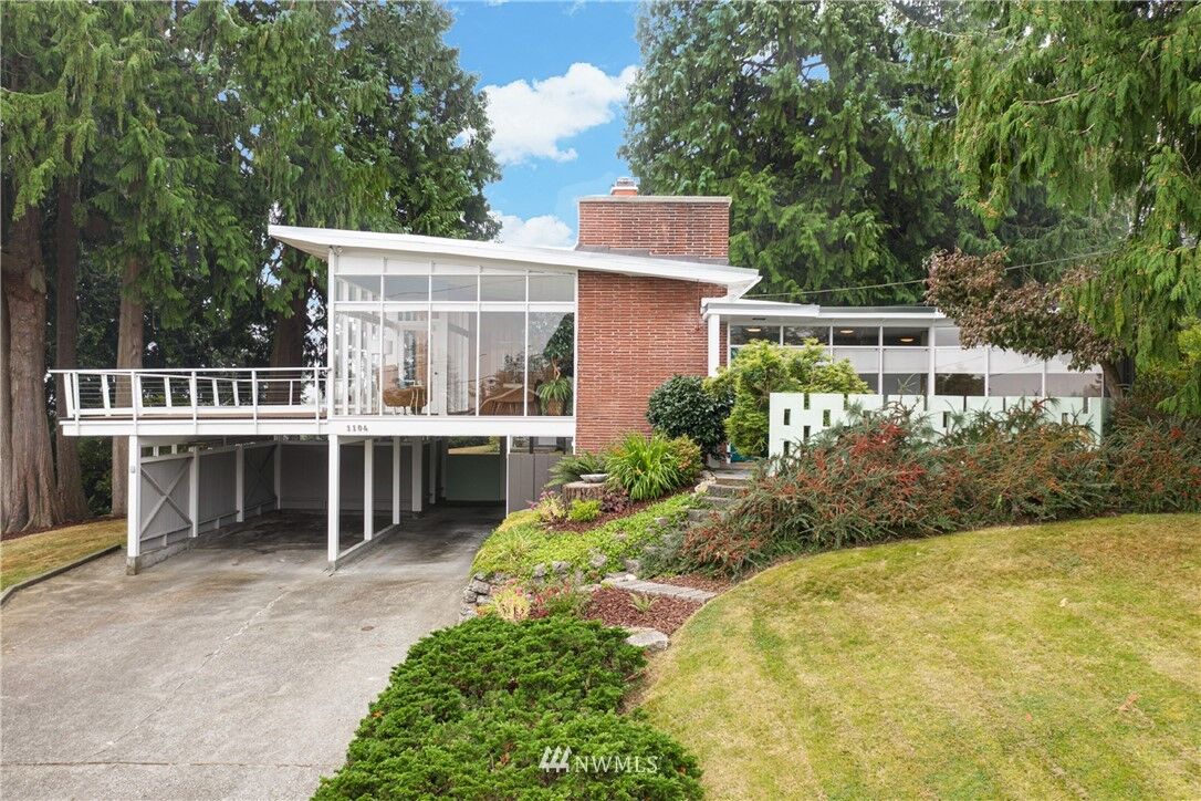 Property Photo: 1104 39th Street WA 98201