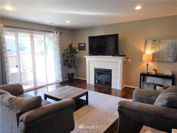 Property Photo:  8118 164th Street E  WA 98375 