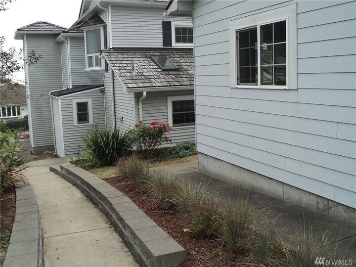 Property Photo: 628 Essex Avenue WA 98520