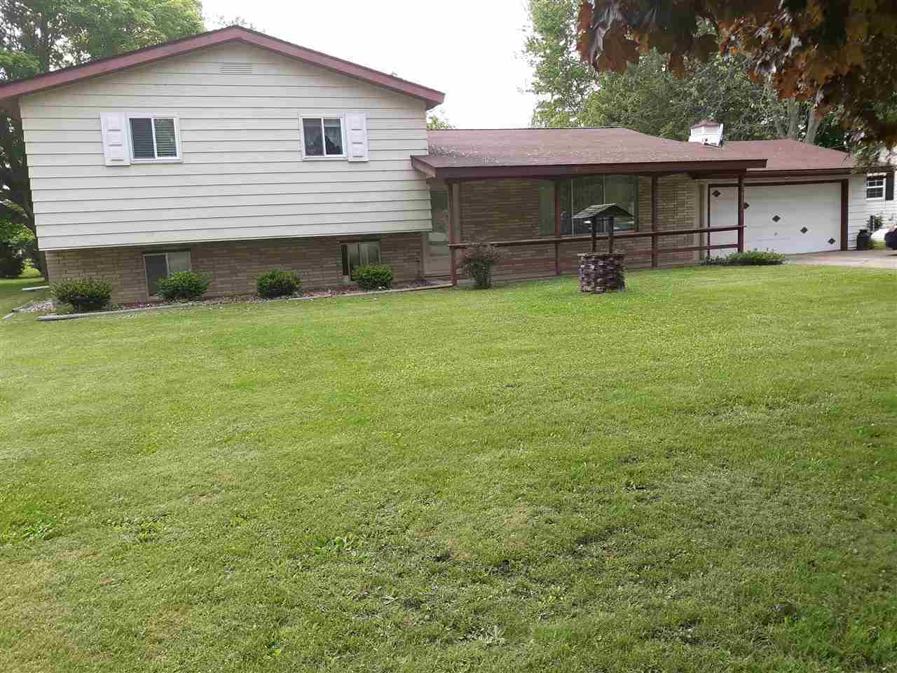 Property Photo:  10455 Leann Drive  MI 48420 