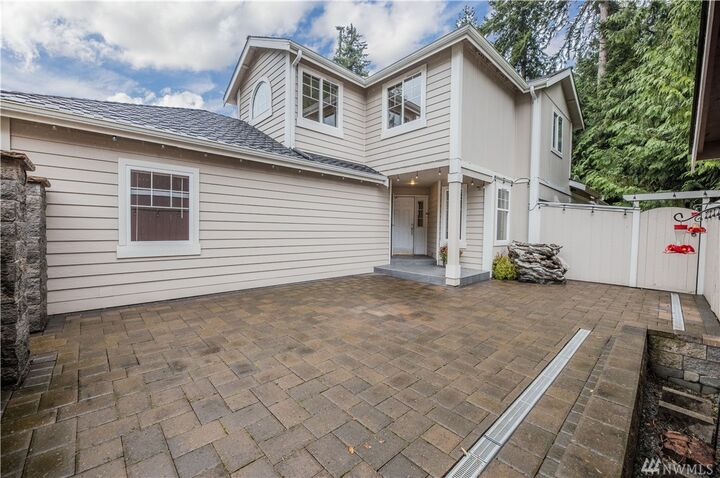 Property Photo:  109 83rd Ave SE  WA 98258 