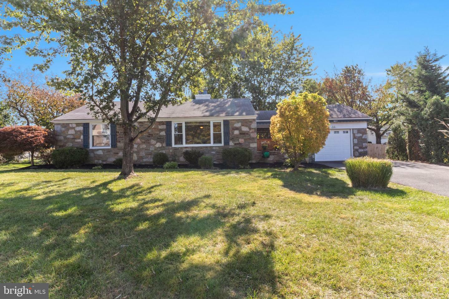 Property Photo:  15 N Westview Avenue  PA 19053 