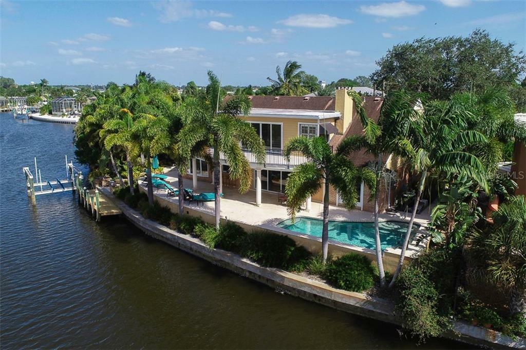 Property Photo: 10432 Spoonbill Road W FL 34209