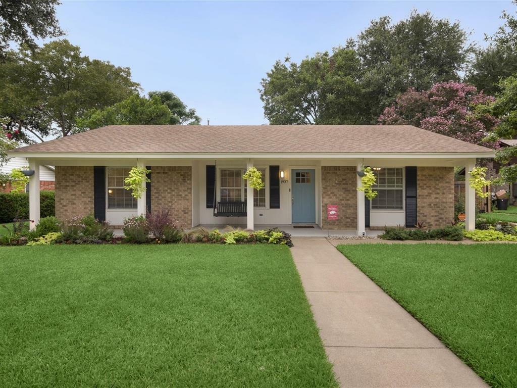 Property Photo:  1937 Lexington Place  TX 76022 