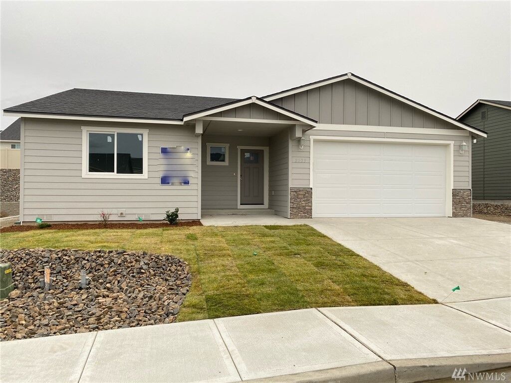 Property Photo:  2223 2nd St SE  WA 98802
