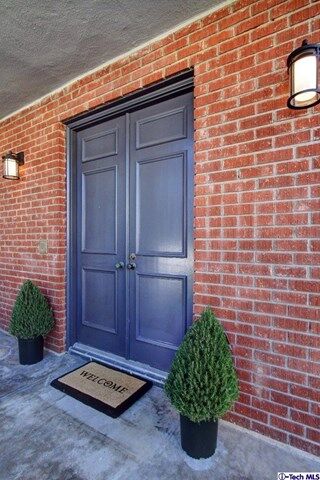 Property Photo:  1029 Aratina Street  CA 90042 