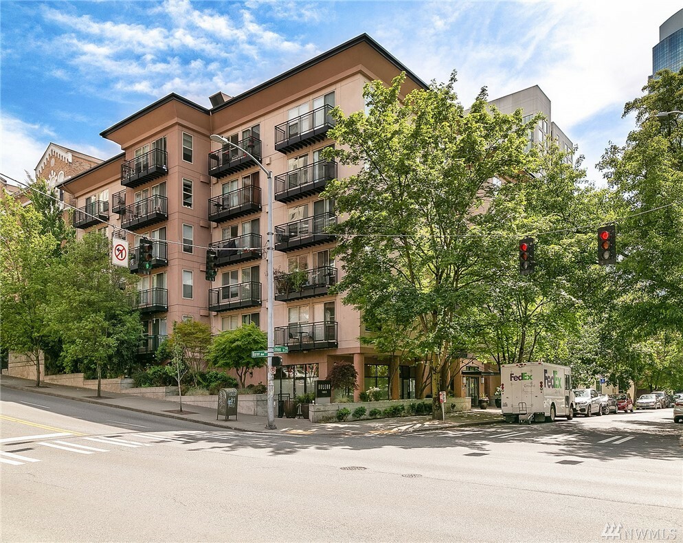 Property Photo:  1323 Boren Ave 405  WA 98101 