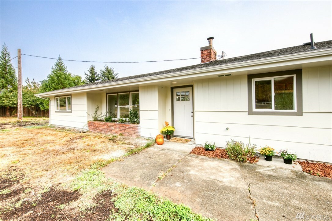 Property Photo:  415 N Lees Creek Rd  WA 98362 