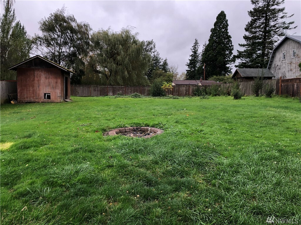 Property Photo: 3251 Laurelwood Ave WA 98225