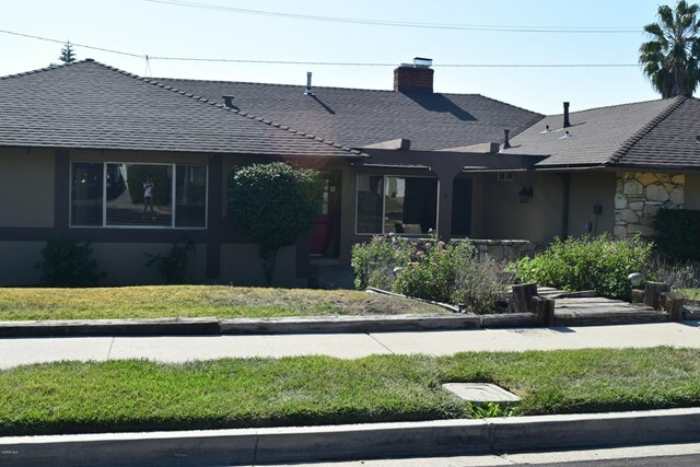 Property Photo:  166 Avenida De Las Flores  CA 91360 