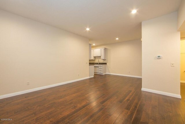 Property Photo:  140 Maegan Place 3  CA 91362 