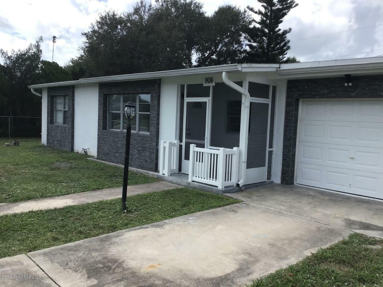 Property Photo:  906 Bianca Drive NE  FL 32905 