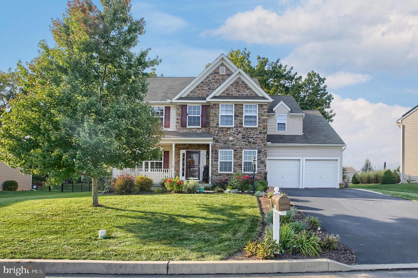 Property Photo: 210 Oxford Road PA 17003