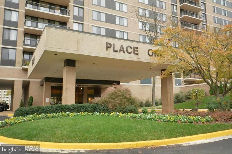 Property Photo: 5500 Holmes Run Parkway 1107 VA 22304